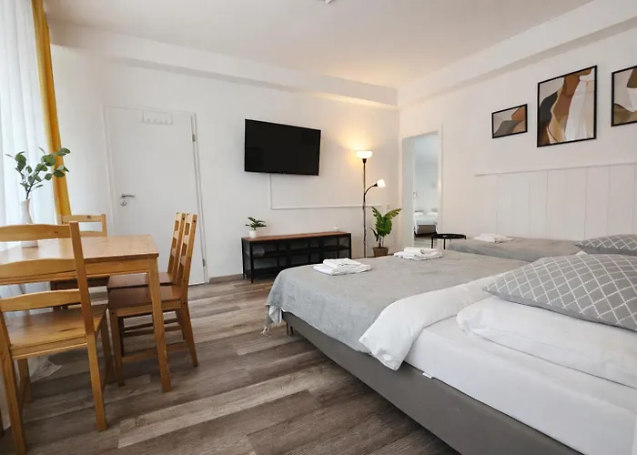 Spacious House * Дюссельдорф