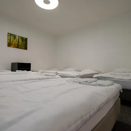 Tolstov-hotels Spacious House * Düsseldorf