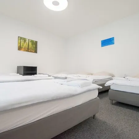 Tolstov-hotels Spacious House Düsseldorf