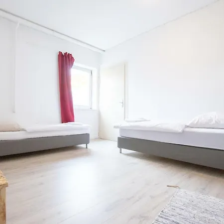 Tolstov-hotels Spacious House Düsseldorf