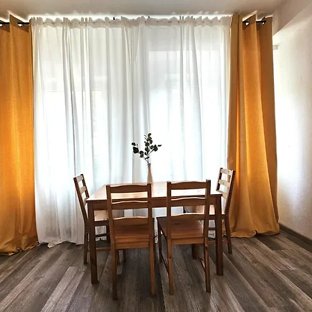 Apartment Spacious House *