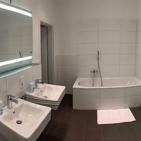 Spacious House Apartment *