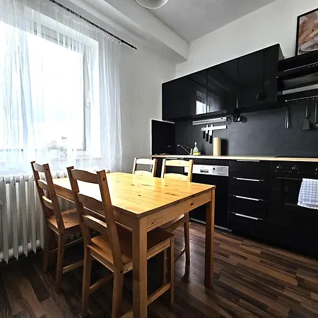Spacious House アパート *