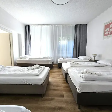 Spacious House アパート